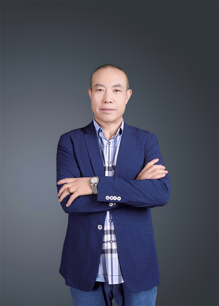 董事长 (2).jpg